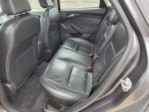 Used 2016 Ford Focus SE w/ Equipment Group 201A FWD image 11
