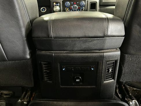 Used 2014 RAM 1500 Limited AWD/4WD image 19