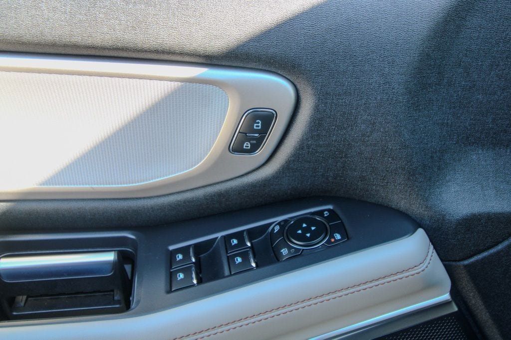 Used 2025 Ford Expedition Active AWD/4WD image 15