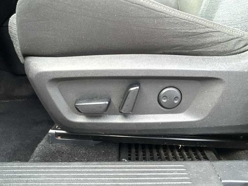 Used 2023 Nissan Rogue SV FWD image 14