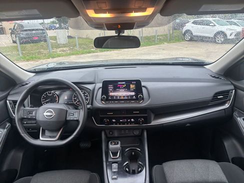 Used 2025 Nissan Rogue SV FWD image 35