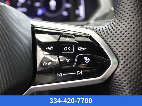 Certified 2022 Volkswagen Tiguan SEL R-Line image 27