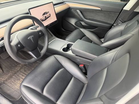 Used 2023 Tesla Model 3 Standard Range RWD image 3