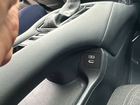 Used 2024 Honda HR-V LX image 18
