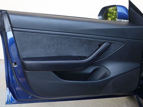 Used 2018 Tesla Model 3 Long Range RWD image 12