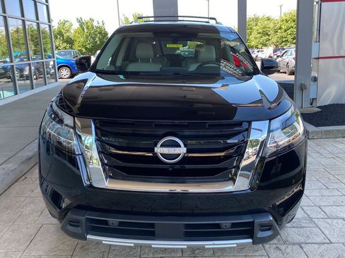 Certified 2023 Nissan Pathfinder SL w/ SL Premium Package AWD/4WD image 2