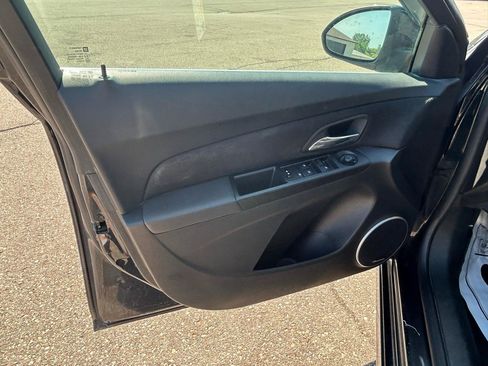 Used 2015 Chevrolet Cruze LT FWD image 14