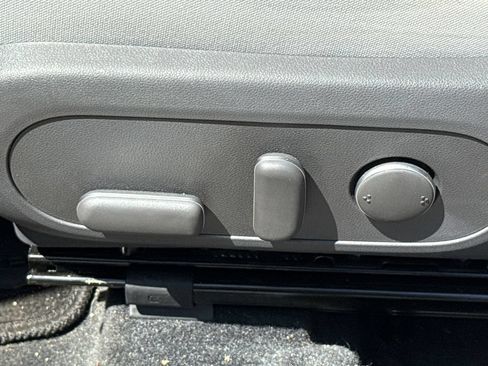 Used 2025 Hyundai Kona SEL FWD image 19