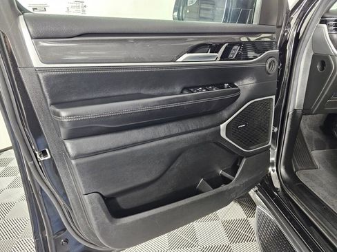 Used 2022 Jeep Wagoneer Series I AWD/4WD image 18