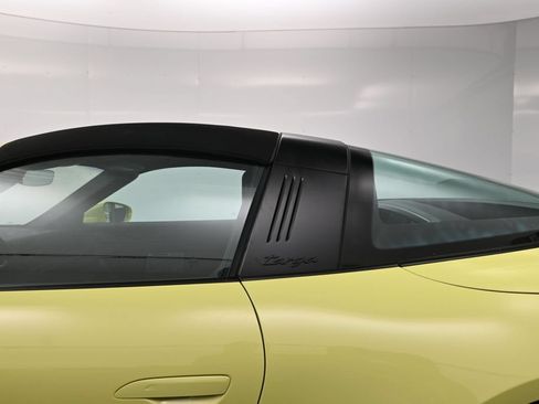Certified 2025 Porsche 911 Targa 4 GTS AWD/4WD image 43