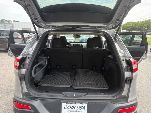 Used 2016 Jeep Cherokee Latitude w/ Safety/Convenience Group AWD/4WD image 15