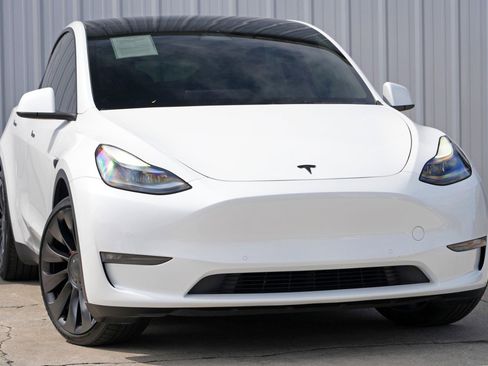 Used 2022 Tesla Model Y Performance image 4