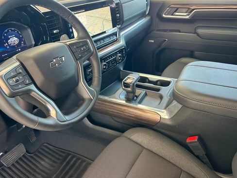 Used 2024 Chevrolet Silverado 1500 RST w/ Convenience Package II RWD image 10