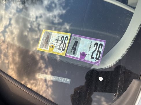 Used 2018 Toyota Avalon Limited image 4