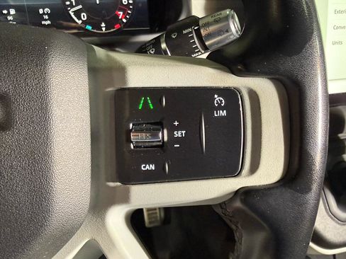 Used 2022 Land Rover Defender 110 X-Dynamic SE AWD/4WD image 23