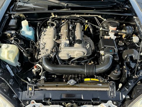 Used 2002 MAZDA MX-5 Miata 2dr Conv Cloth Auto image 15