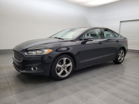 Used 2015 Ford Fusion SE w/ Equipment Group 201A image 2