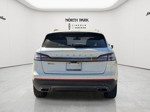 Certified 2023 Lincoln Nautilus Reserve w/ Luxury Package FWD image 4