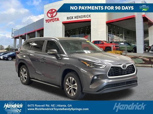 Used 2024 Toyota Highlander XLE image 1