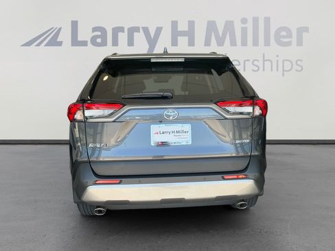 Used 2025 Toyota RAV4 Limited w/ Advanced Technology Package FWD image 4