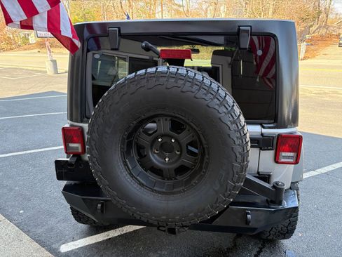 Used 2013 Jeep Wrangler Unlimited Sport image 6