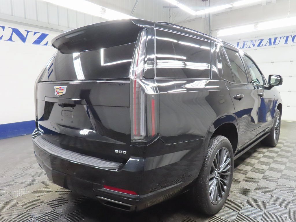 Used 2026 Cadillac Escalade Platinum Sport w/ LPO, Floor Liner Package AWD/4WD image 4