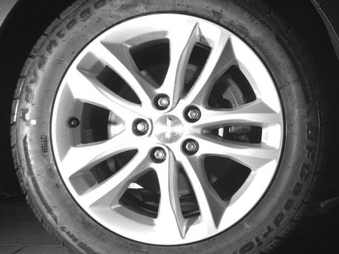 Used 2017 Chevrolet Malibu LT FWD image 11