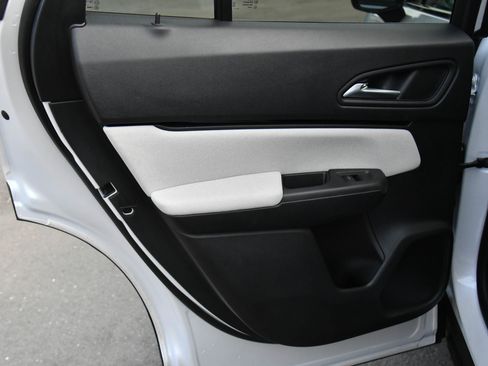 Used 2024 Honda Prologue EX image 36