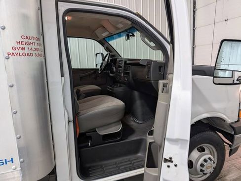 Used 2022 Chevrolet Express 3500 w/ Power Convenience Package image 19