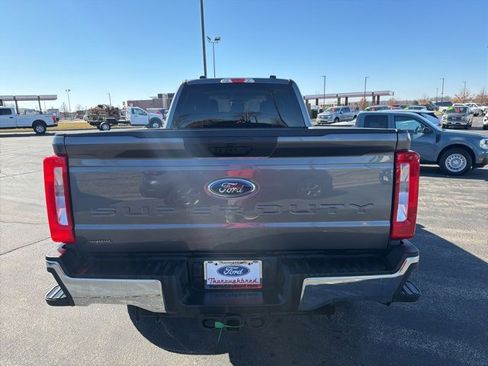 Used 2025 Ford F250 XLT image 4