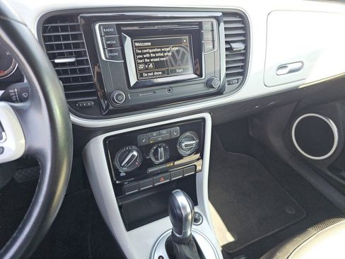 Used 2019 Volkswagen Beetle 2.0T S FWD image 29