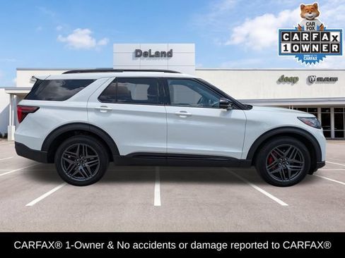 Used 2025 Ford Explorer ST AWD/4WD image 2
