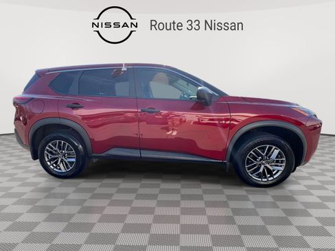 Used 2023 Nissan Rogue S image 5