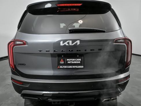 Used 2022 Kia Telluride SX w/ SX Prestige Package image 9