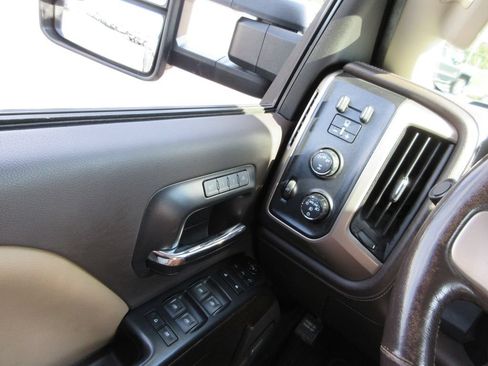Certified 2019 GMC Sierra 2500 Denali w/ Duramax Plus Package AWD/4WD image 32