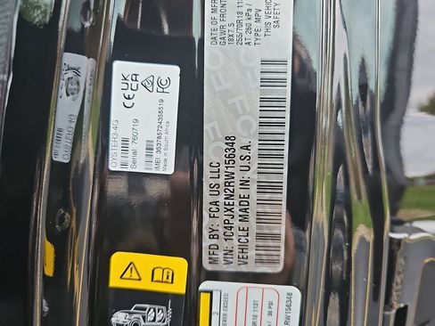 Certified 2024 Jeep Wrangler Sahara image 34