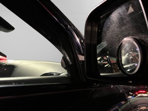 Used 2017 Jeep Grand Cherokee SRT image 13