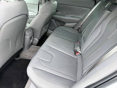 Certified 2025 Hyundai Elantra SEL FWD image 7