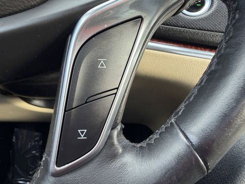 Used 2017 Cadillac XT5 Luxury w/ Driver Awareness Package image 32