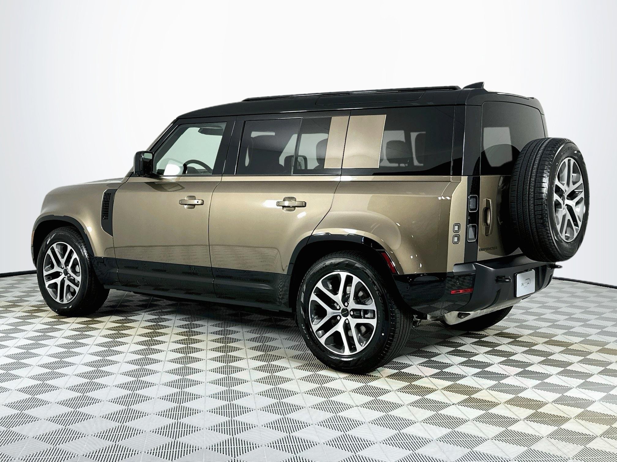 New 2026 Land Rover Defender 110 X-Dynamic SE AWD/4WD image 7