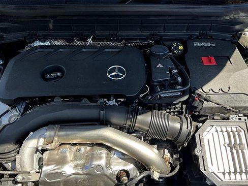 Used 2025 Mercedes-Benz GLB 250 4MATIC image 34