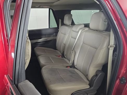 Used 2018 Ford Expedition Max XLT w/ Equipment Group 202A AWD/4WD image 28