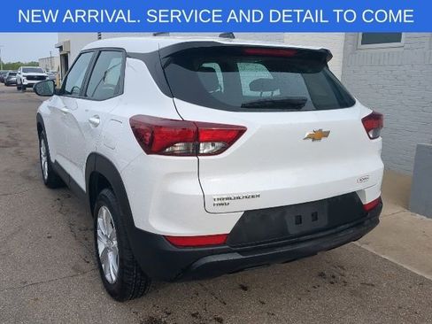 Used 2023 Chevrolet TrailBlazer LS AWD/4WD image 3