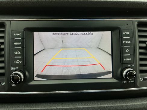 Used 2020 Kia Sedona L FWD image 33