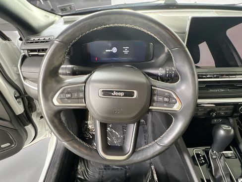 Used 2022 Jeep Compass High Altitude AWD/4WD image 11