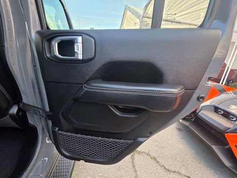 Used 2021 Jeep Wrangler Unlimited Sahara image 29