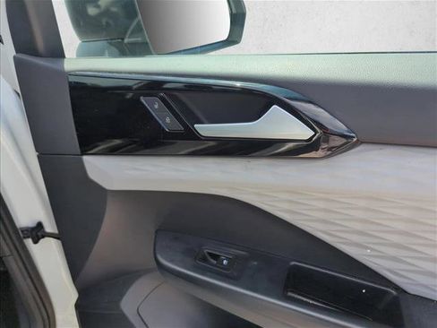 Used 2022 Volkswagen Taos S image 26