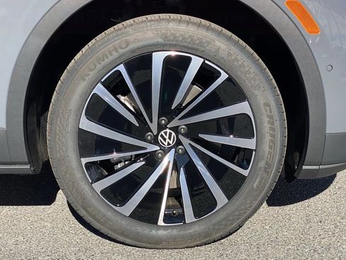 New 2026 Volkswagen ID.4 Pro AWD/4WD image 10