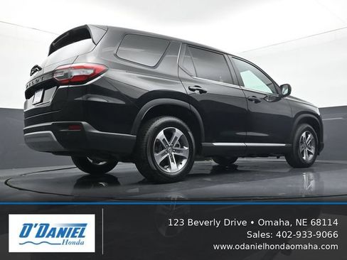 Used 2025 Honda Pilot EX-L image 12