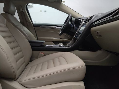 Used 2019 Ford Fusion SEL FWD image 21